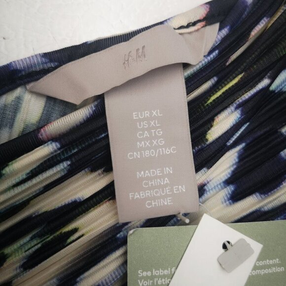 NWT H&M Ladies Size XL Multi Colored Pattern Tiny Pleats Maxi Length Dress - Picture 3 of 10